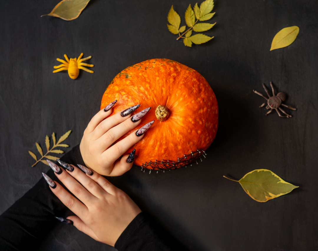 25 Spooky Nail Arts To Wear In Halloween 2021